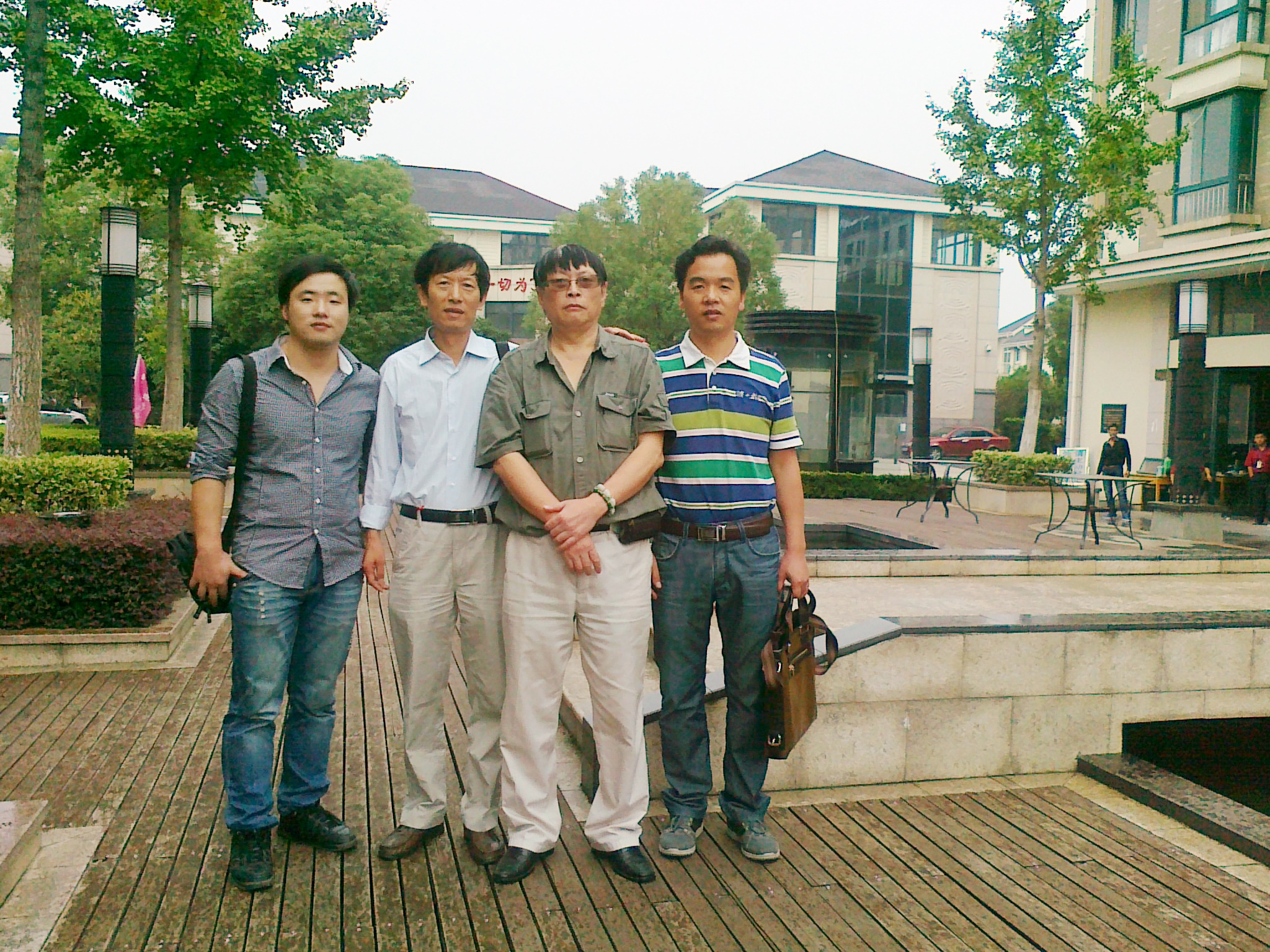 Photo-collection-of-foreign-customers
