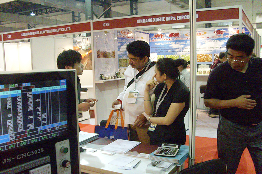 Foreign-exhibition-photos