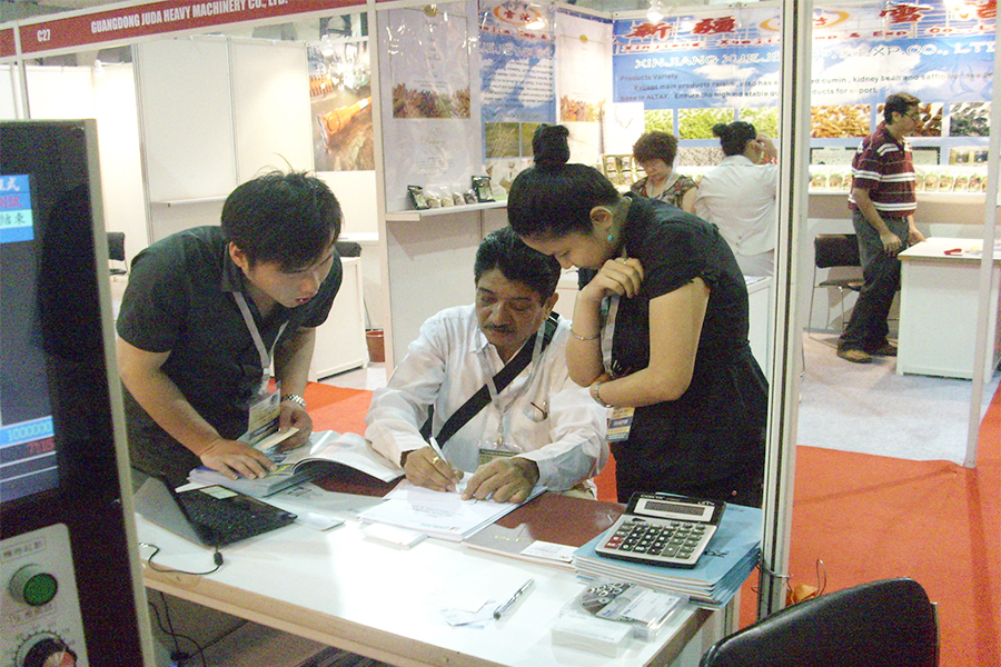 Foreign-exhibition-photos
