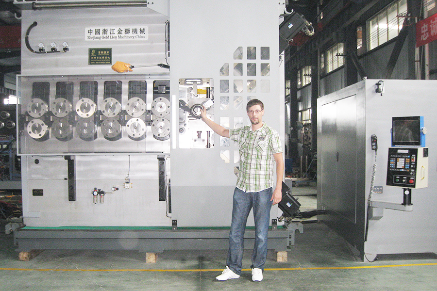 Photo-collection-of-foreign-customers