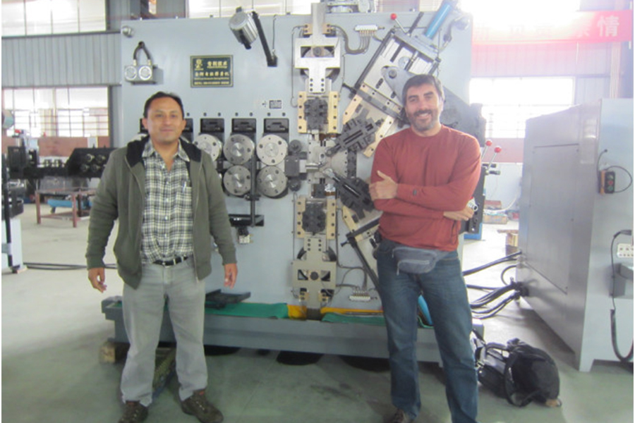 Photo-collection-of-foreign-customers